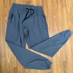LEG3ND Performance Athletic Joggers Gray Size Medium .